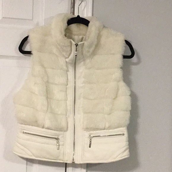 Vest - Picture 1 of 3